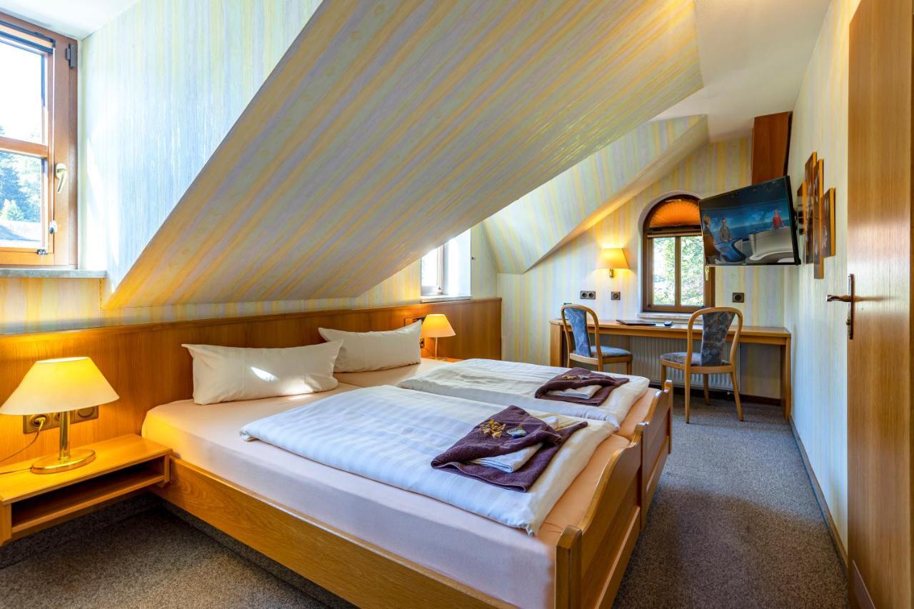 Hotel Zur Post Schoenheide Exterior photo